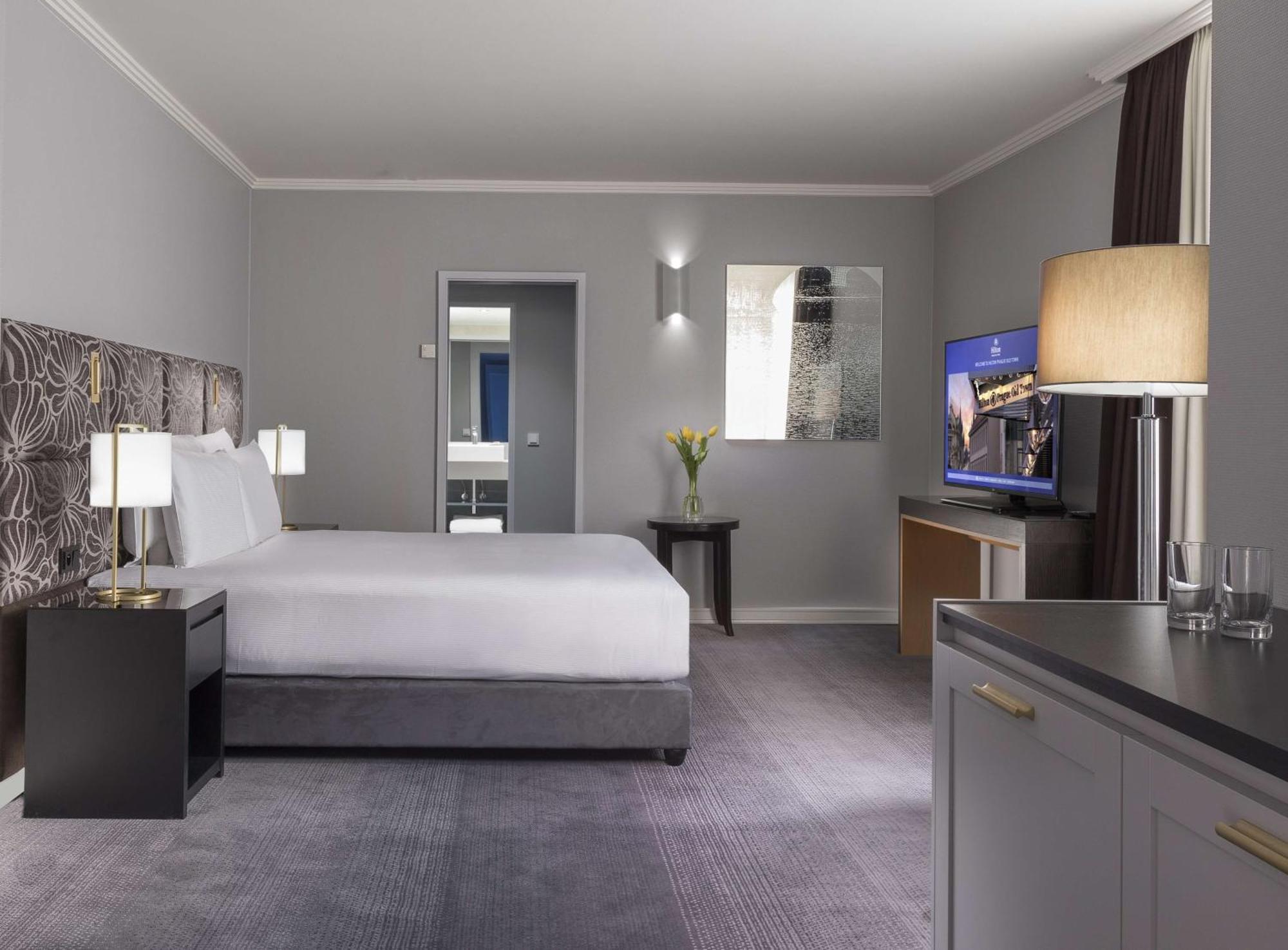 מלון Hilton Old Town