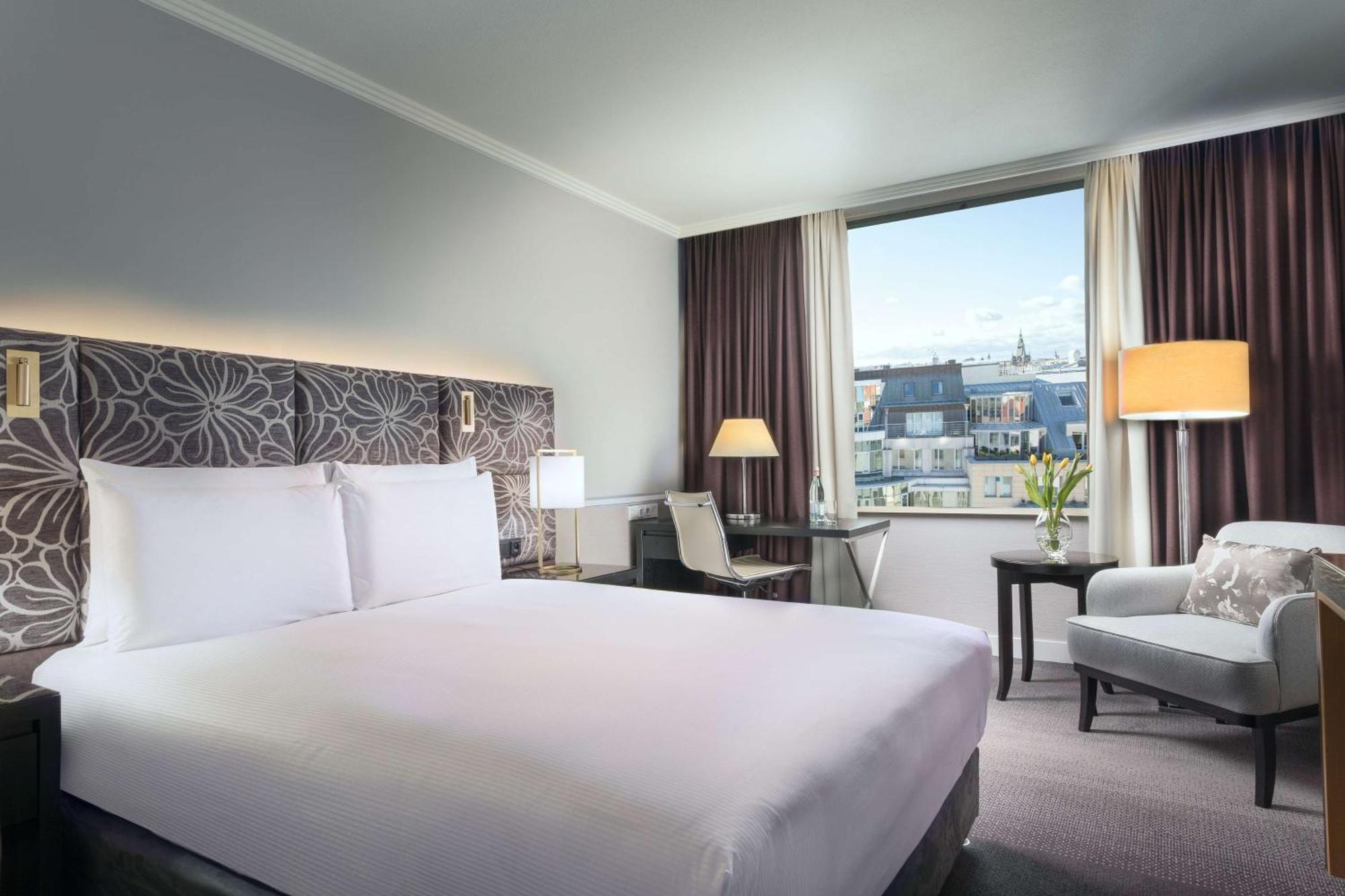 מלון Hilton Old Town 5*